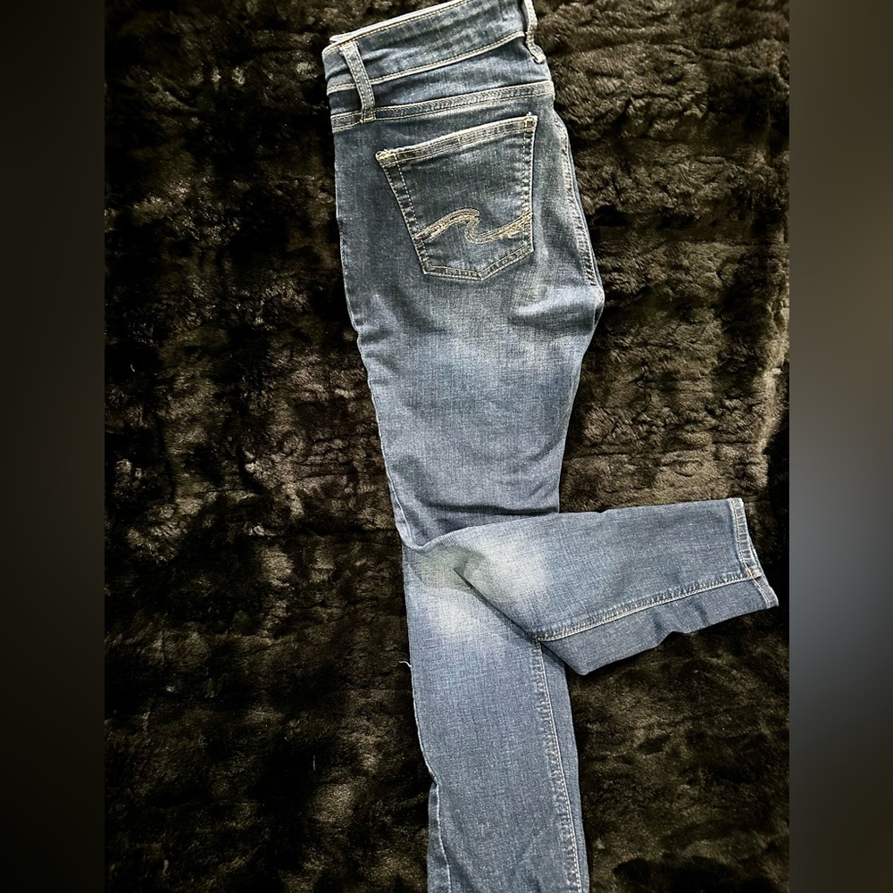 Silver Jeans Women's Straight Leg in Classic Blue